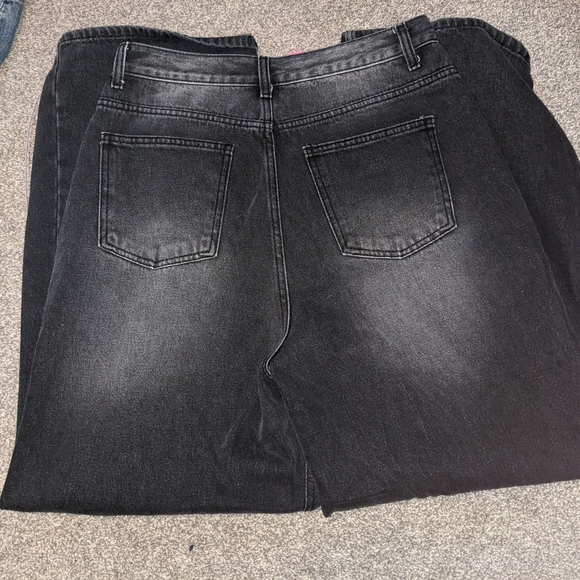 LEWKIN KOREAN BAGGY JEANS BUNDLE 😛 - Picture 10 of 16